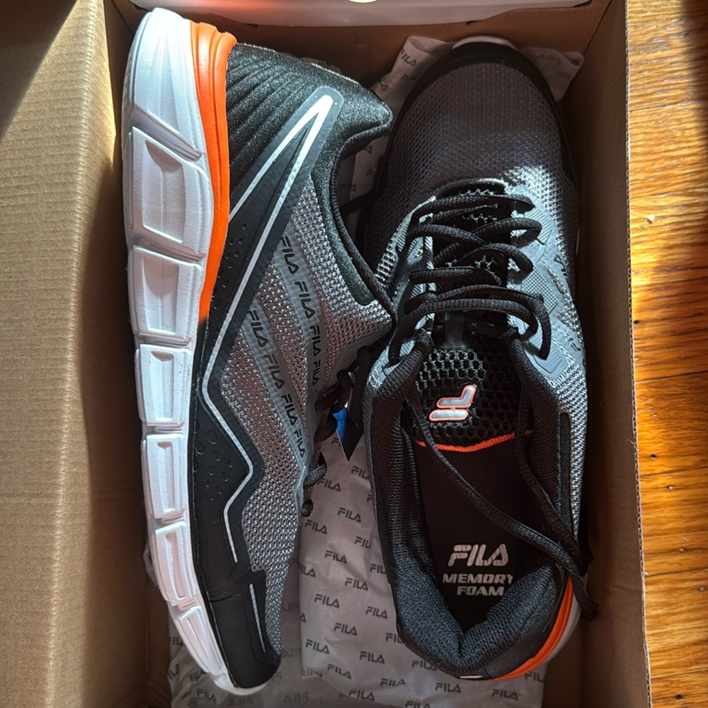 Men’s 11.5 fila memory foam memory vernato 9